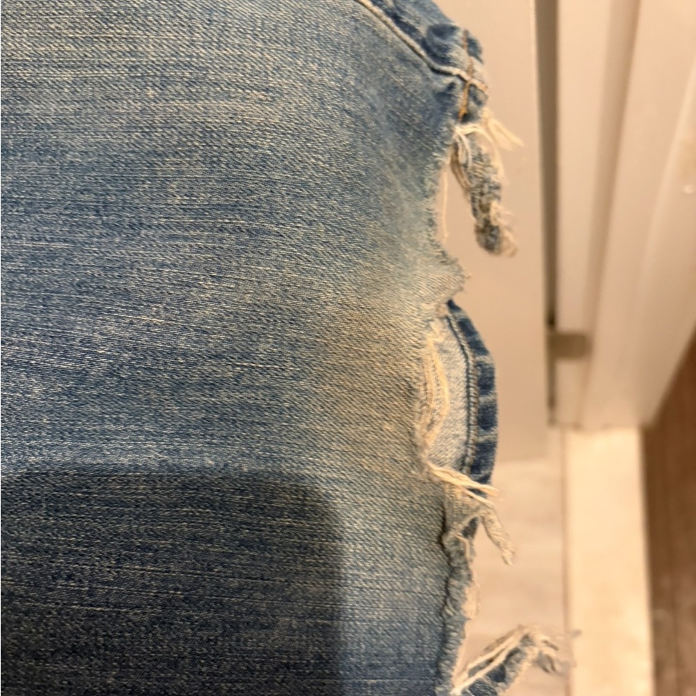 Lucky Brand Relaxed Fit Blue Jeans - Picture 2 of 2